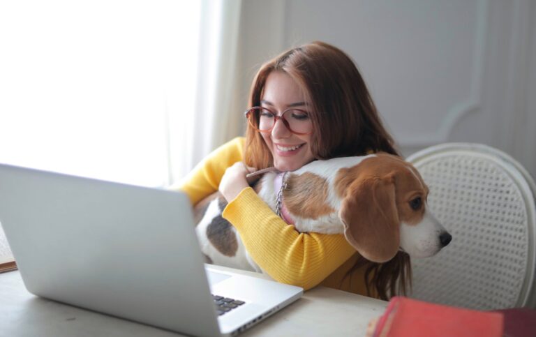 Working Remotely With a Pet: A Guide to Becoming a Digital Nomad